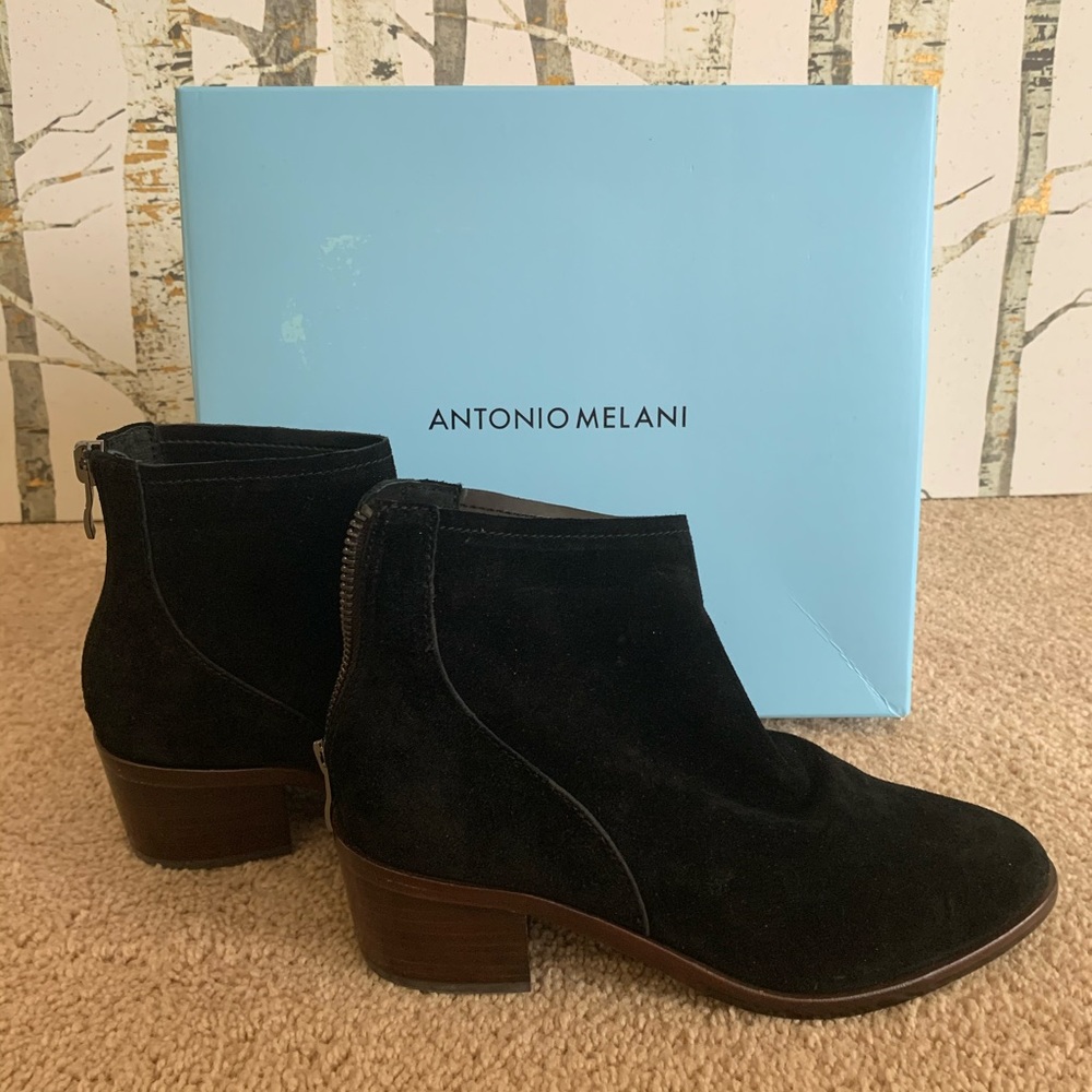 NEW IN BOX Antonio Melani Black heeled booties